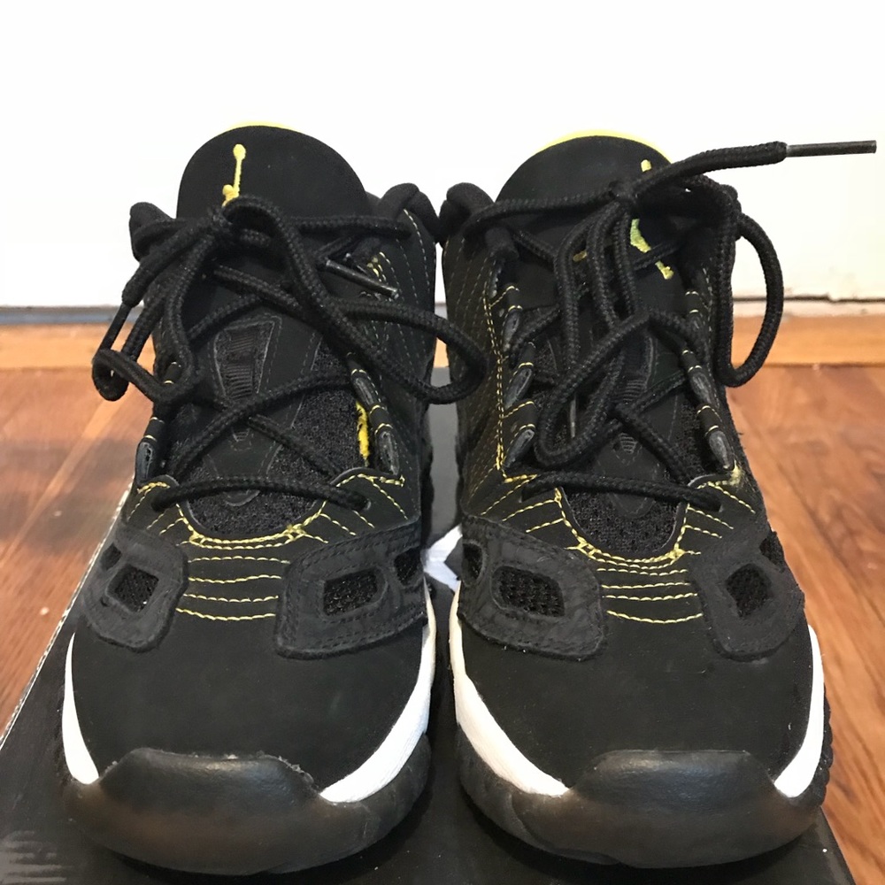 Jordan Retro 11 Low | Kids size 5.5 | Black/Yellow